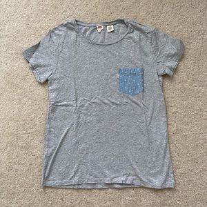 Levi’s pocket t shirt